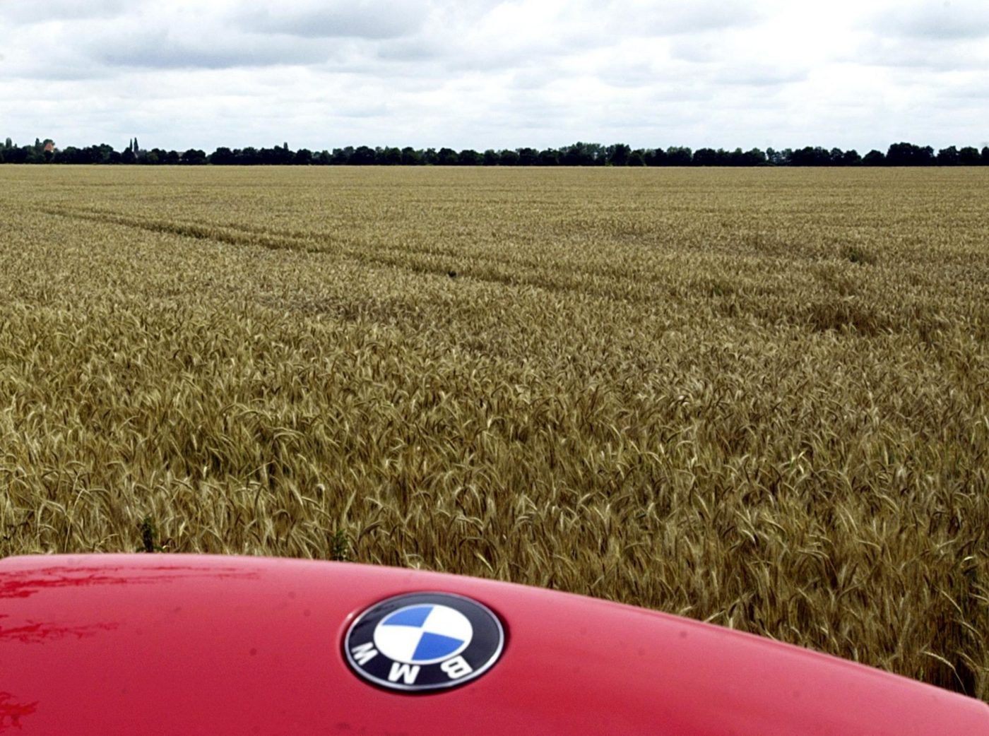 Hamarabb kezdené el az elektromos modellek gyártását a BMW