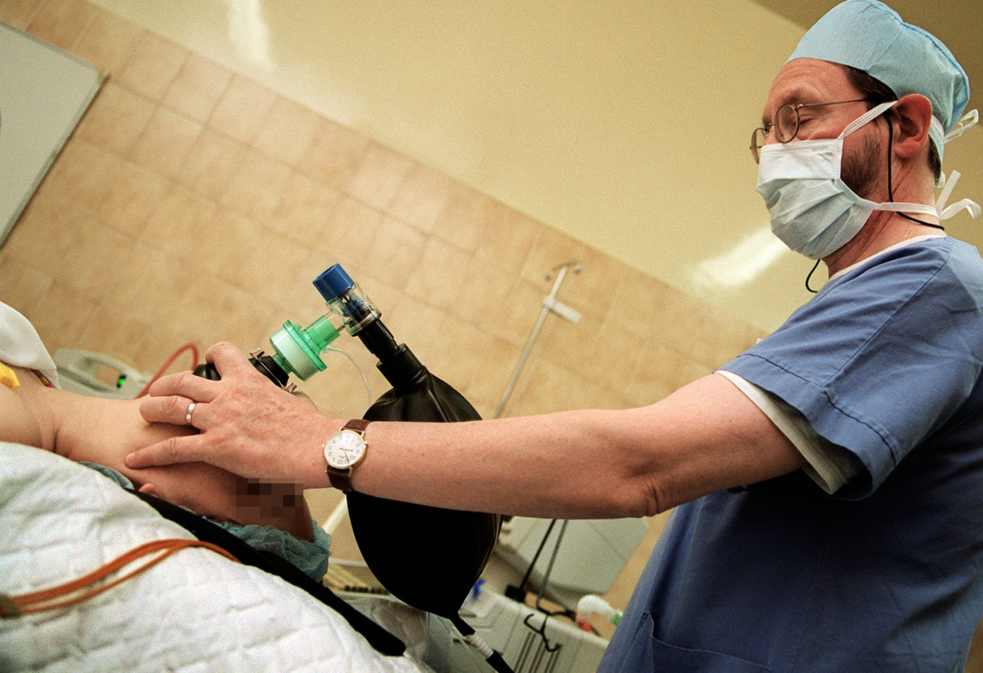 Kalifornia kormányzója kiáll az abortusz mellett