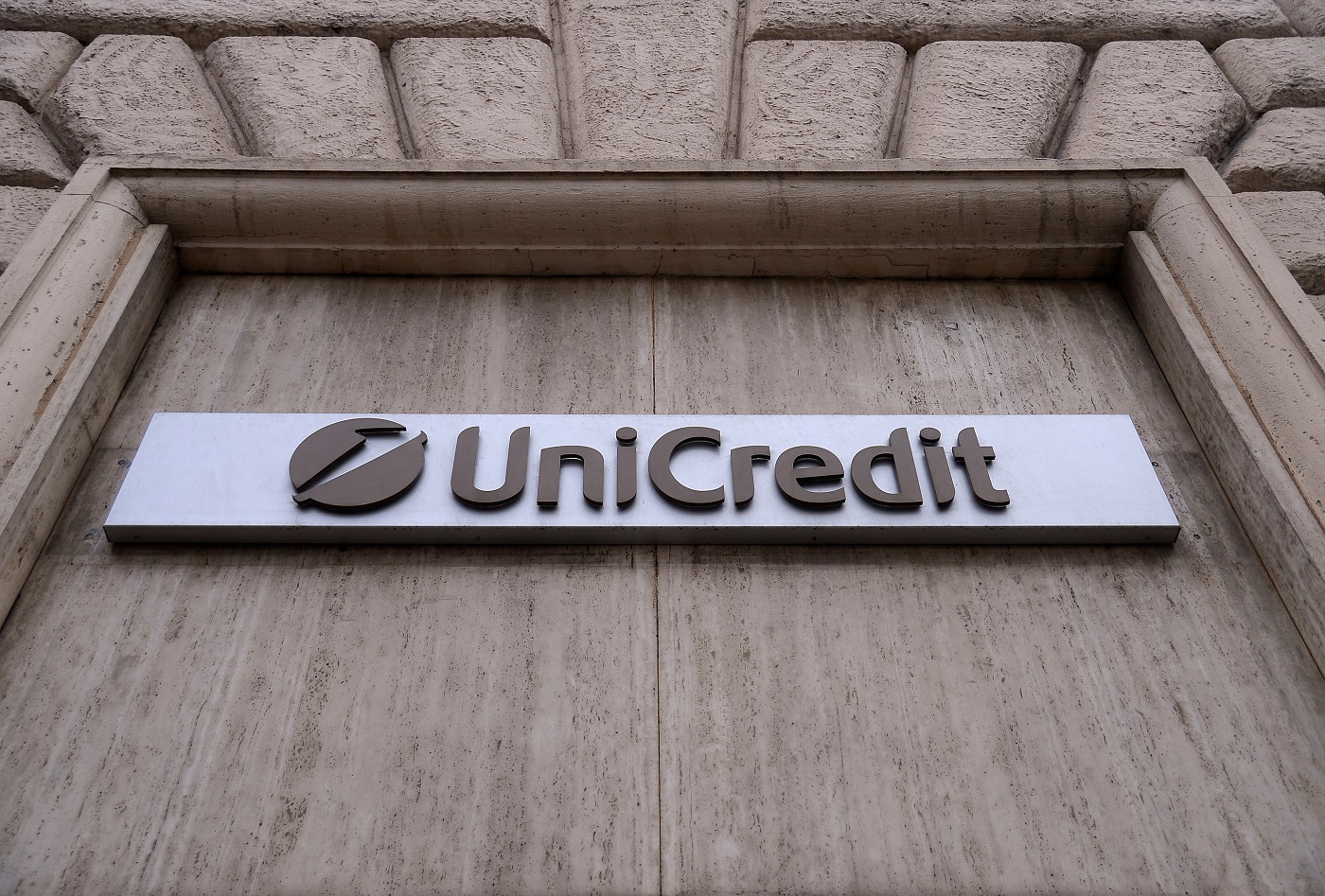 Kellemetlen meglepetés érheti a UniCredit ügyfeleit a hétvégén