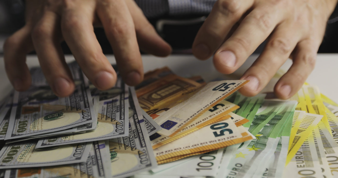 Mérsékelten nőnek az árak az eurózónában