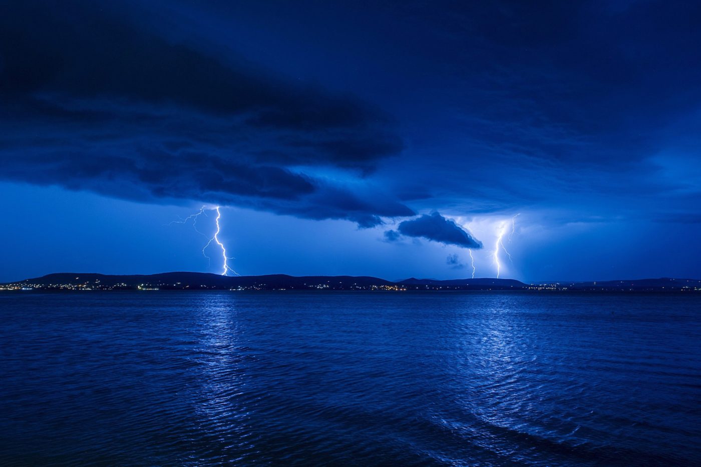 Óriási vihar várható este a a Balatonnál