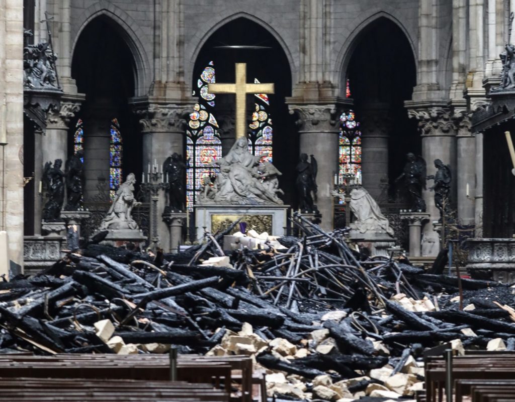 A munkások életét veszélyeztette a Notre-Dame felújítása, ezért leállították