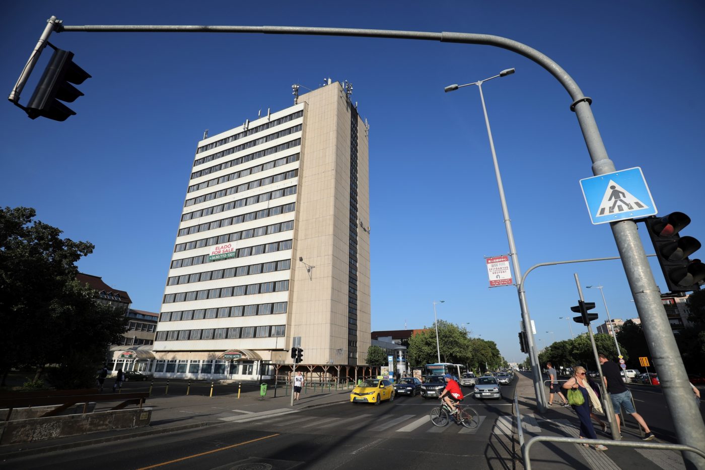 A repülőtér felé terjeszkedik a belváros