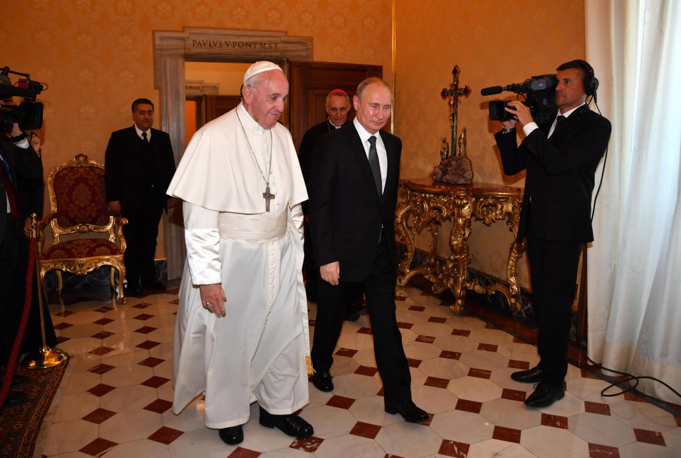 Majdnem egy órán át tartott Ferenc pápa és Putyin találkozója