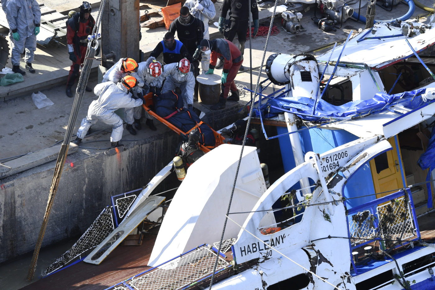 Rangos elismerésben részesültek a Hableány mentésében segédkező búvárok