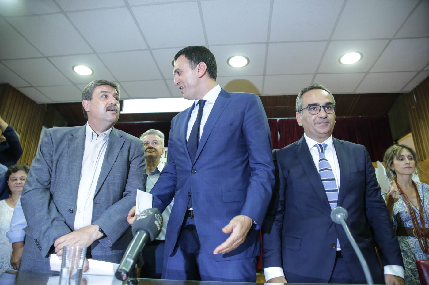 Régi-új miniszterek az új görög kabinetben