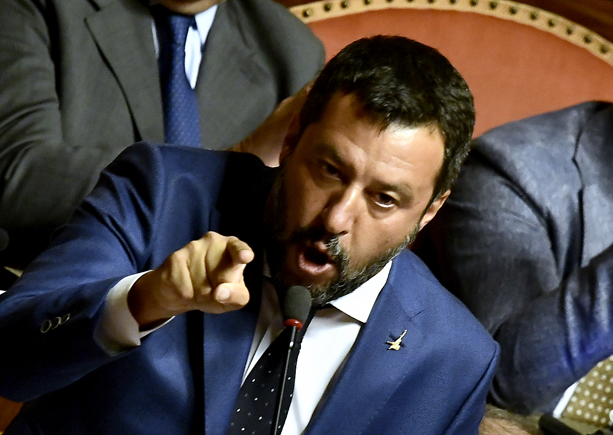 Időhúzásra játszhat a koalíciót szétrobbantó Salvini