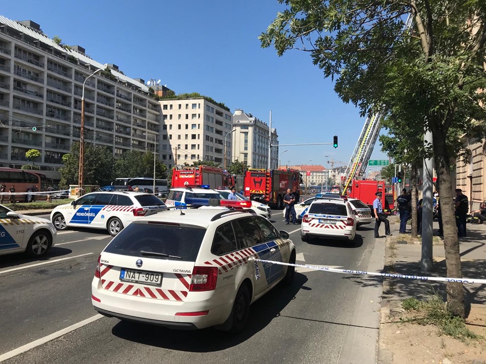 Kigyulladt egy lakóház a Soroksári úton