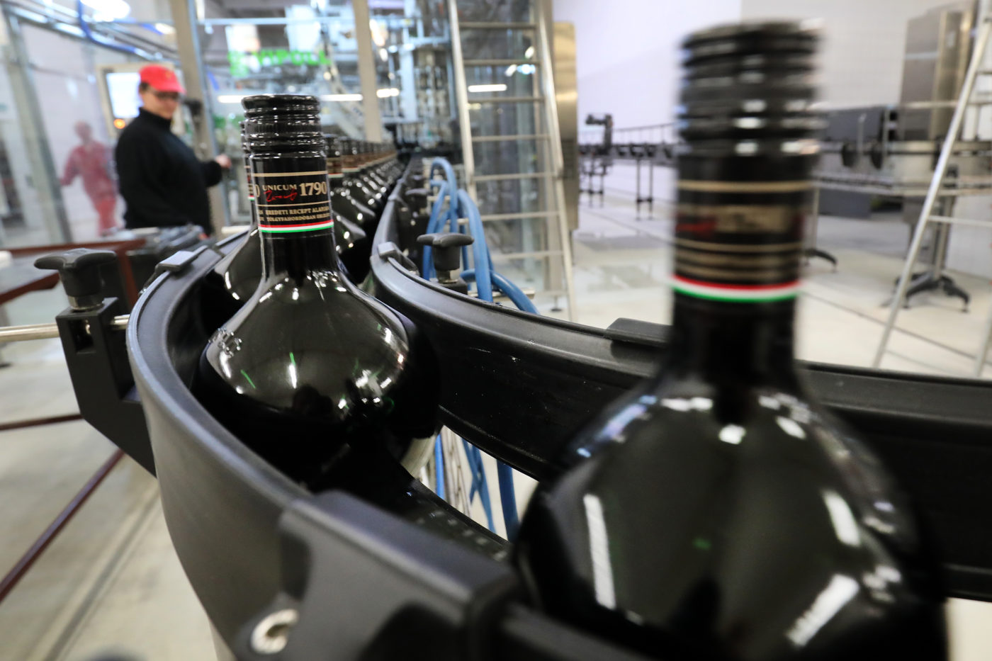 Nagyot bukott a Zwack a csipszadón