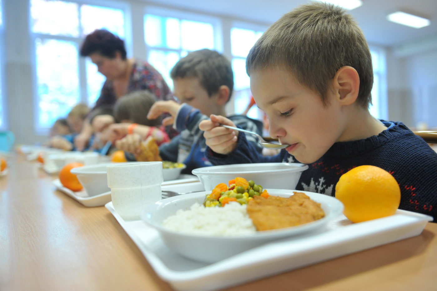 Szabálytalanságokat találtak a gyermekétkeztetésben | Világgazdaság