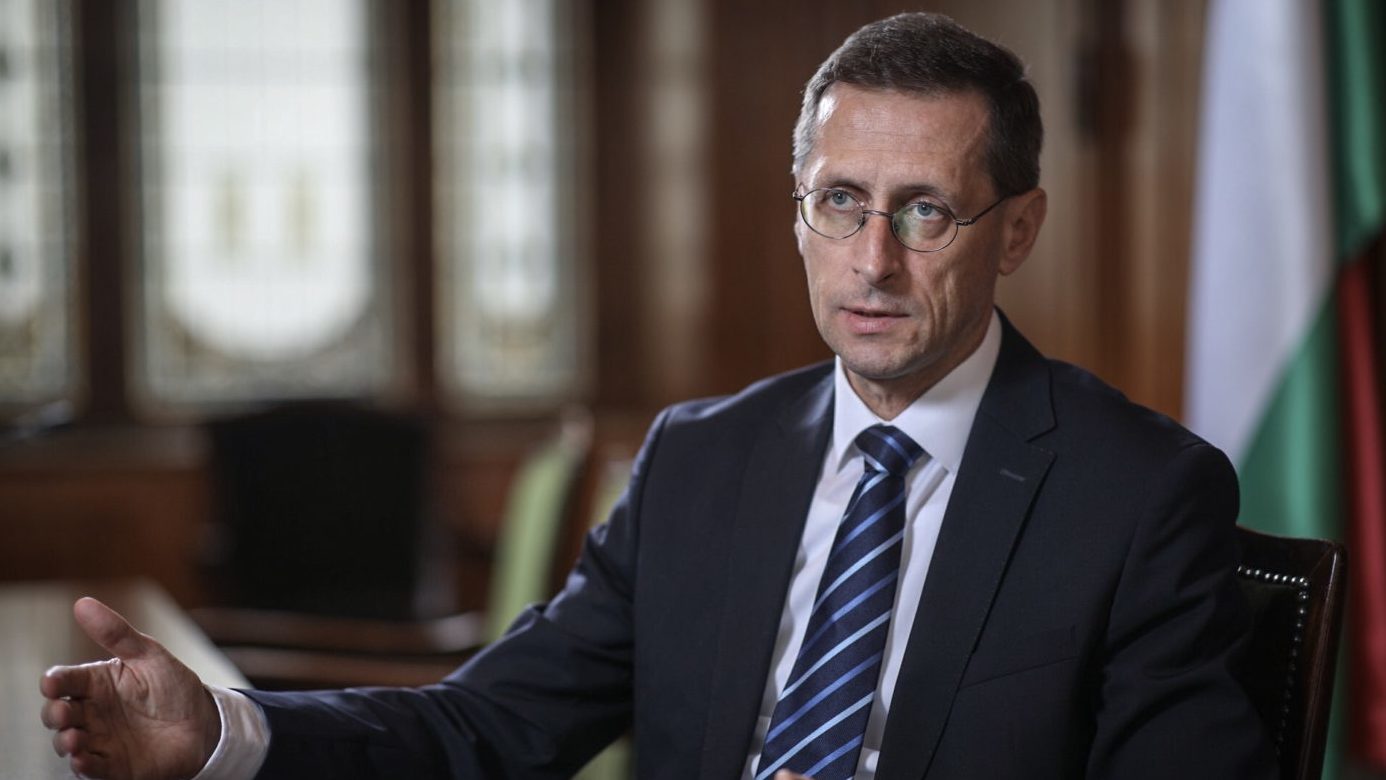 Az uniós átlag feletti növekedésre mutatott rá a pénzügyminiszter