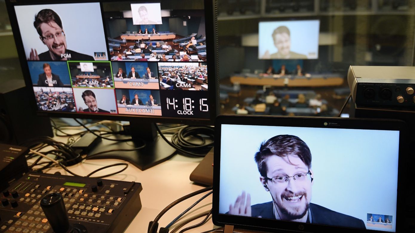 Snowdent megpróbálták beszervezni Oroszországban | Világgazdaság