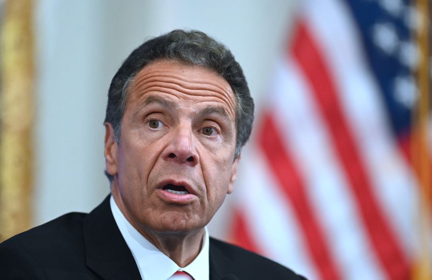Lemondott New York szexuális zaklatással vádolt kormányzója