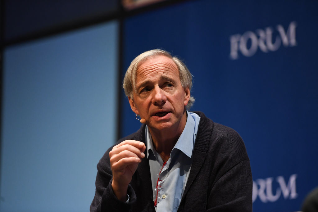 Allarme Dalio: "Usa in recessione prima delle elezioni"
