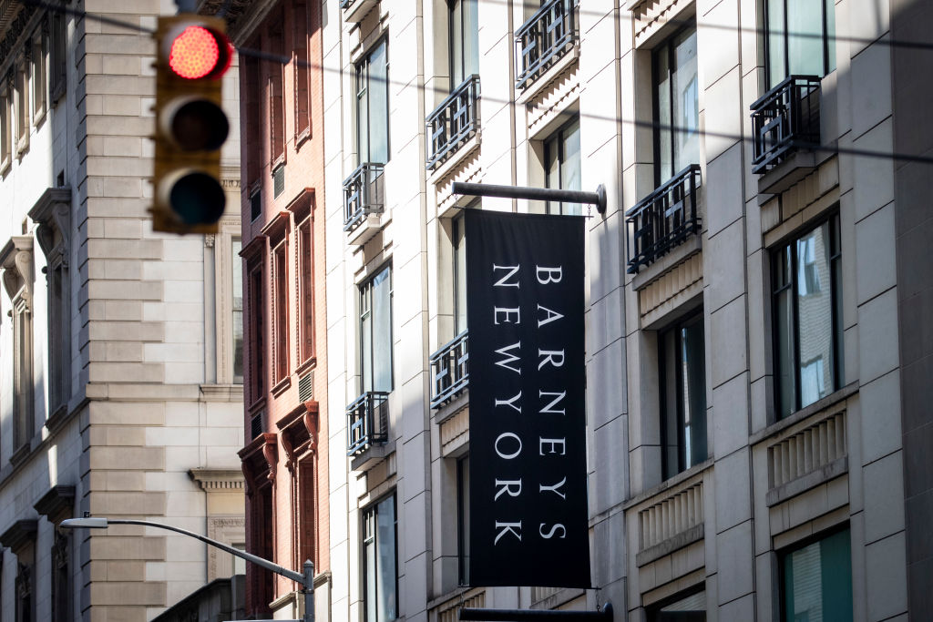Barneys, il tempio del lusso americano va in bancarotta