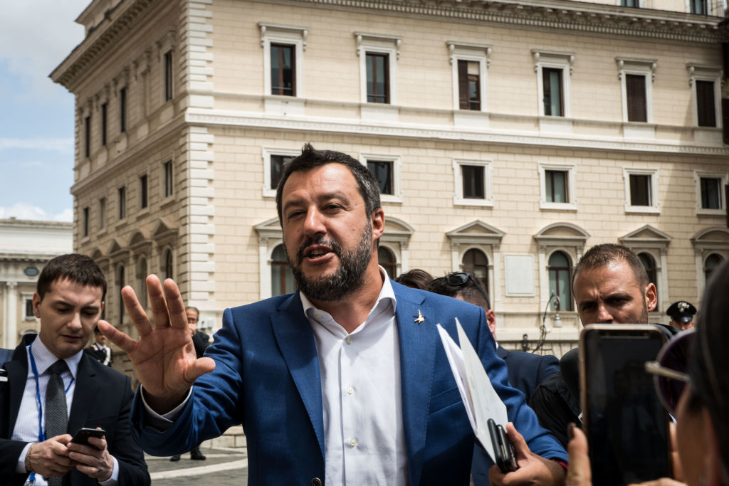 Governo in bilico, Salvini: "Manovra coraggiosa o il coraggio lo chiediamo agli italiani"