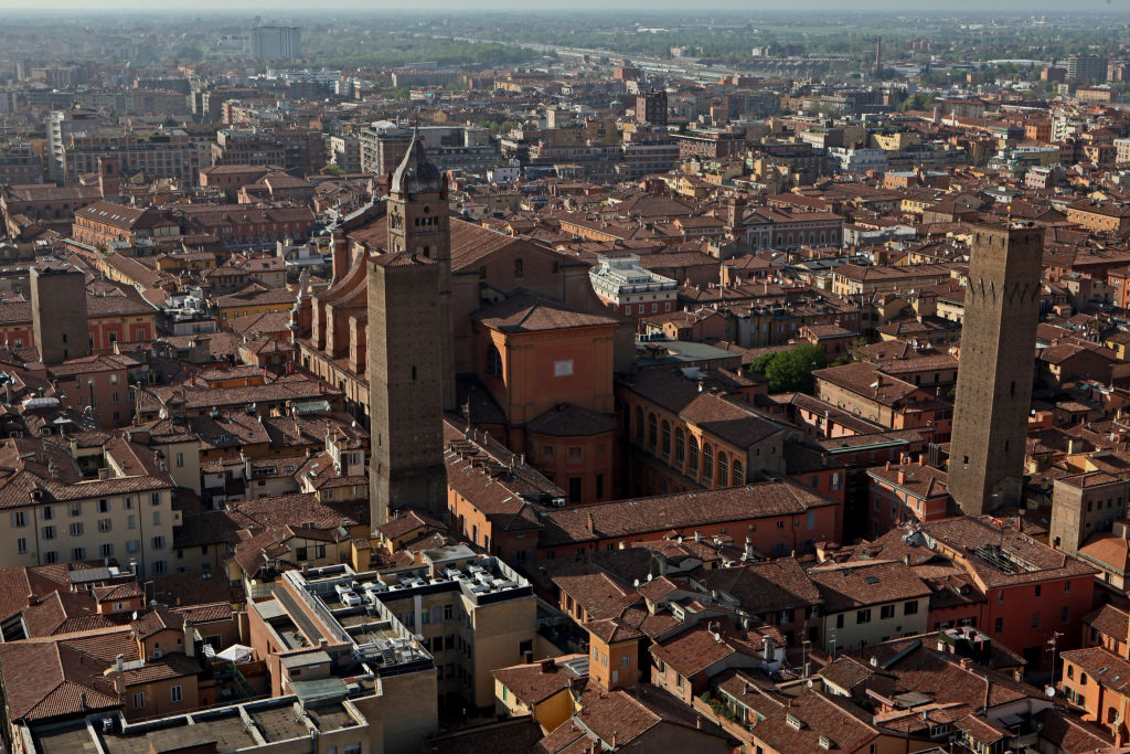 Bologna traina il mercato immobiliare nel primo semestre