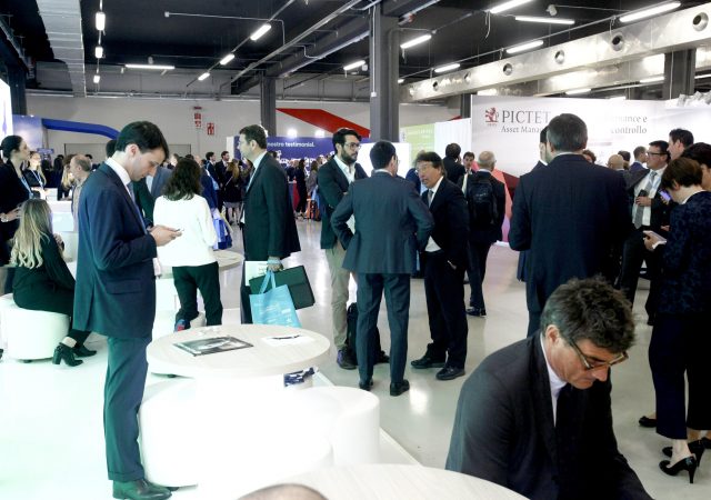 Consulenti finanziari, ad ottobre raccolta netta di 3,5 miliardi