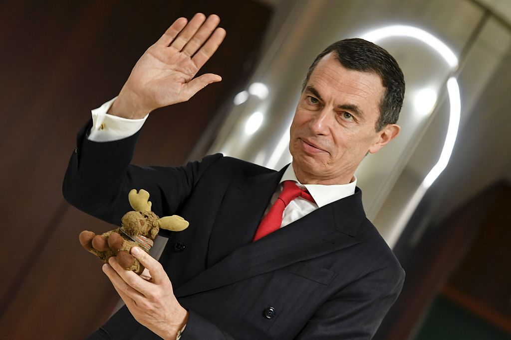 Unicredit, l'a.d. Mustier lascerà la banca ad aprile