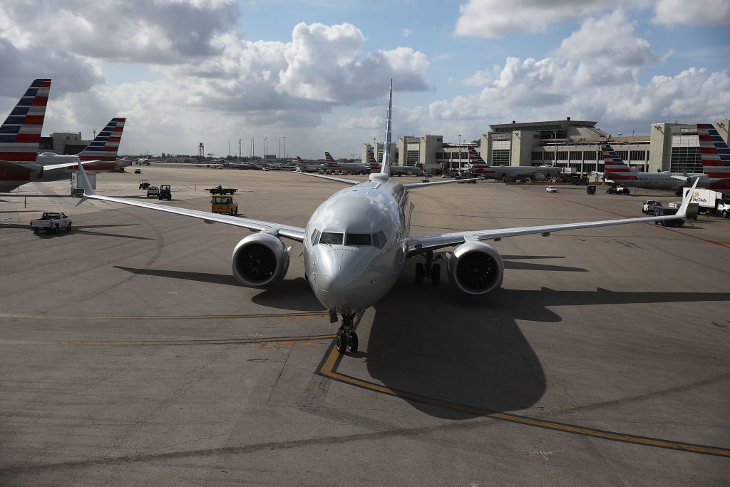 Boeing fa sospendere voli del 777 dopo incidente a Denver