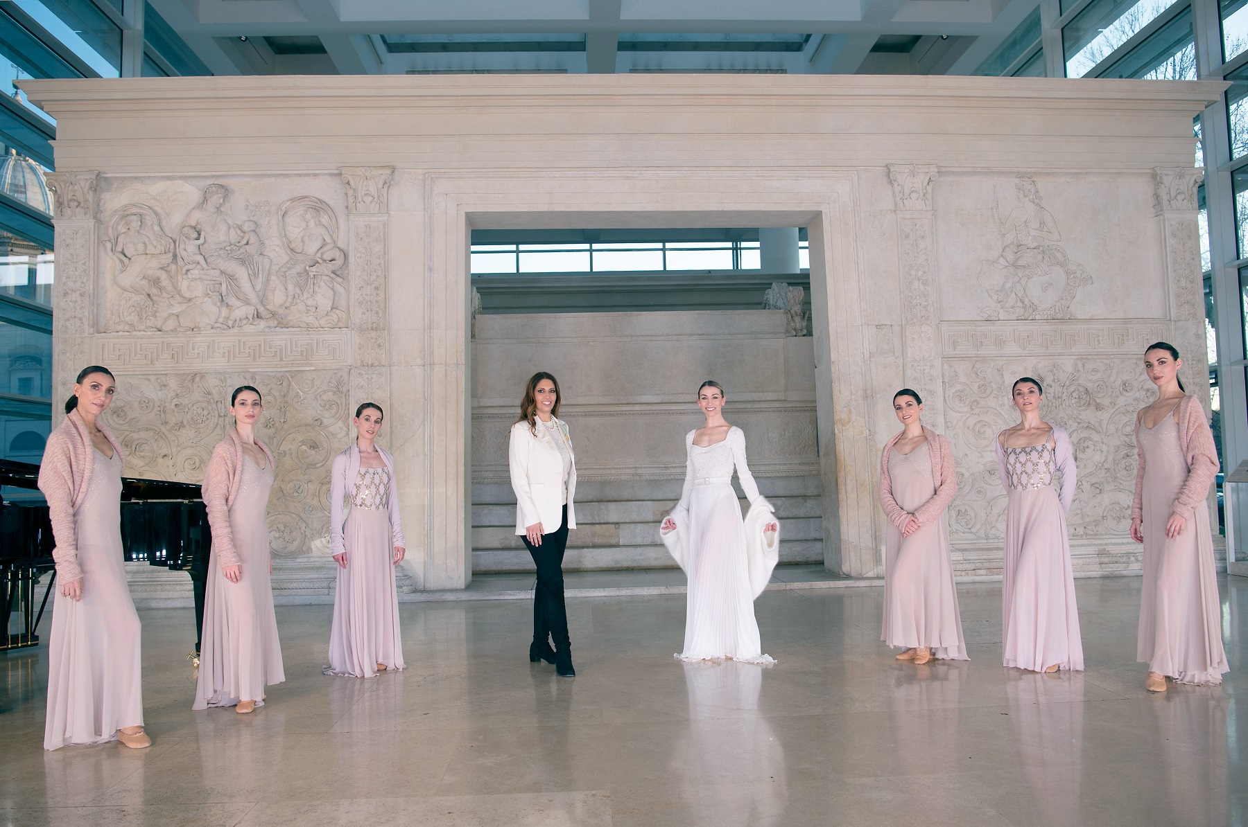 Laura Biagiotti rende omaggio alla danza con 'Age of Women'