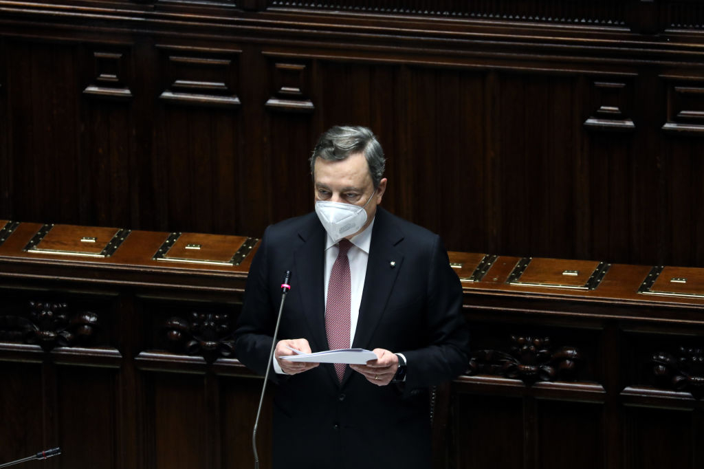 Draghi presenta il Recovery plan e cita De Gasperi: "Servono virtù e disinteresse"