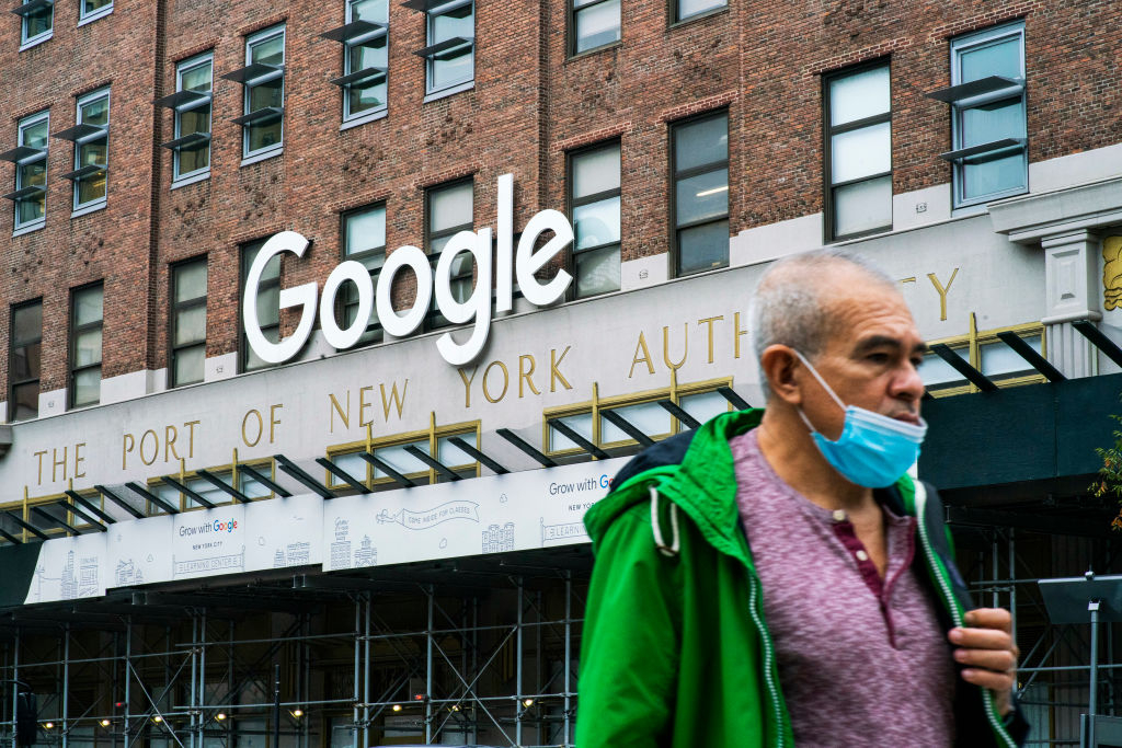 Google accelera sul ritorno in ufficio: si rientra da aprile