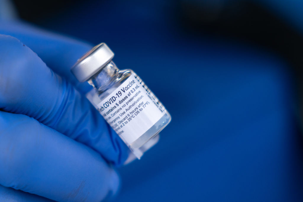 Vaccini, cosa sappiamo sul calo della protezione e sull'efficacia del richiamo