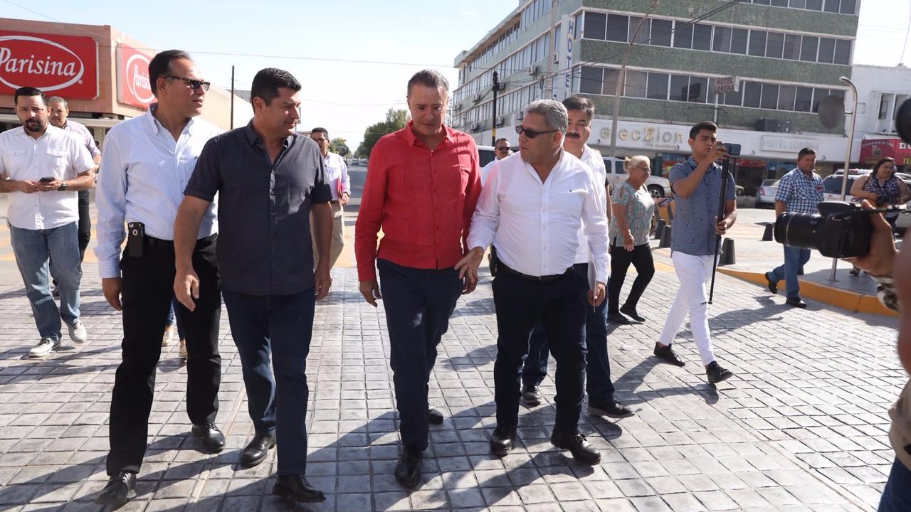 Quirino continúa con la modernización del centro histórico de Los Mochis