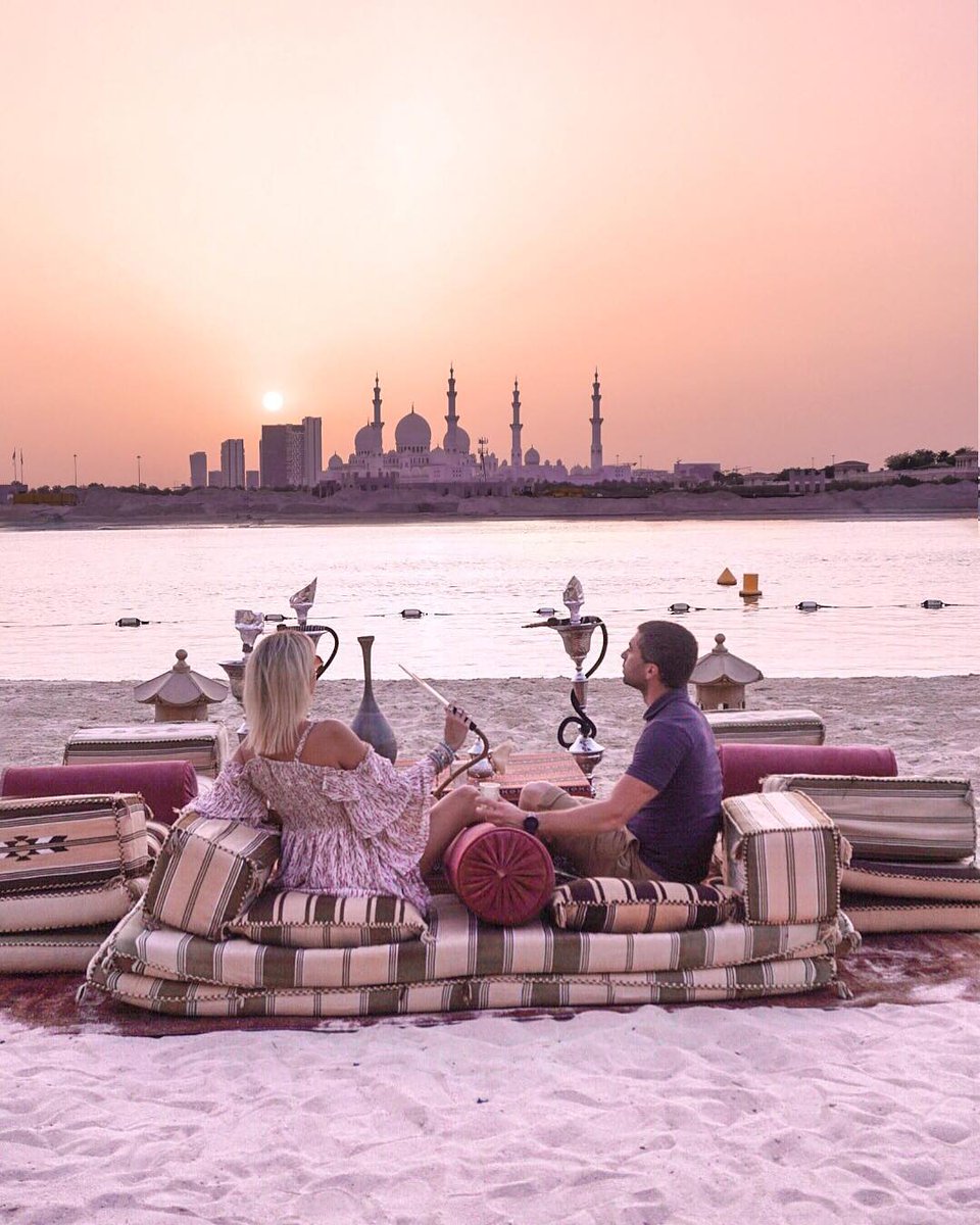 El hotel Shangri-La Bosphorus lanza exclusivas experiencias para sus huéspedes en Estambul que les permitirá explorar con todo lujo la capital de Bósforo en un Rolls-Royce.