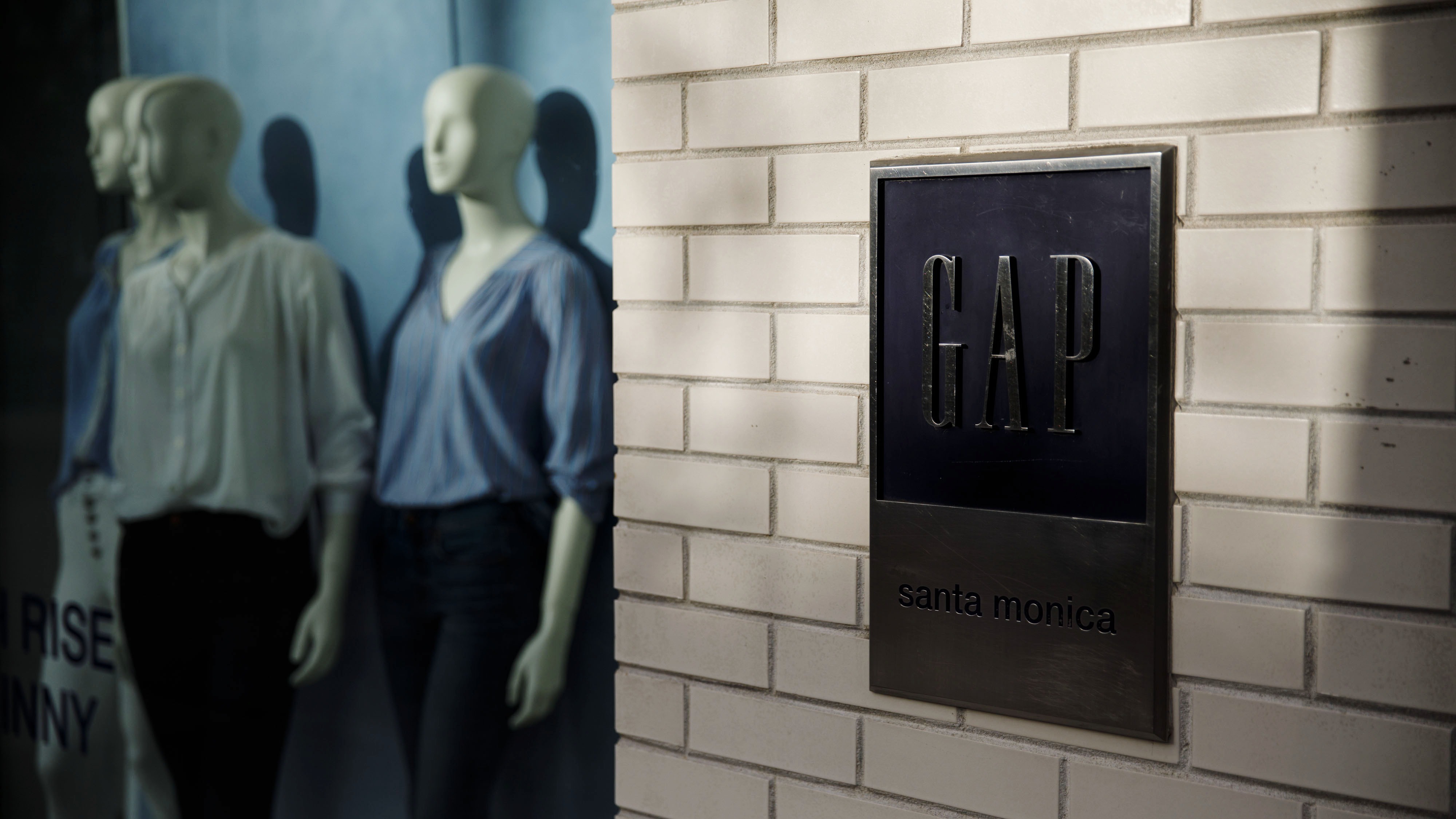 ¿Sabes cuáles son las repercusiones ecológicas de la ropa que no se vende? Gap te lo dice