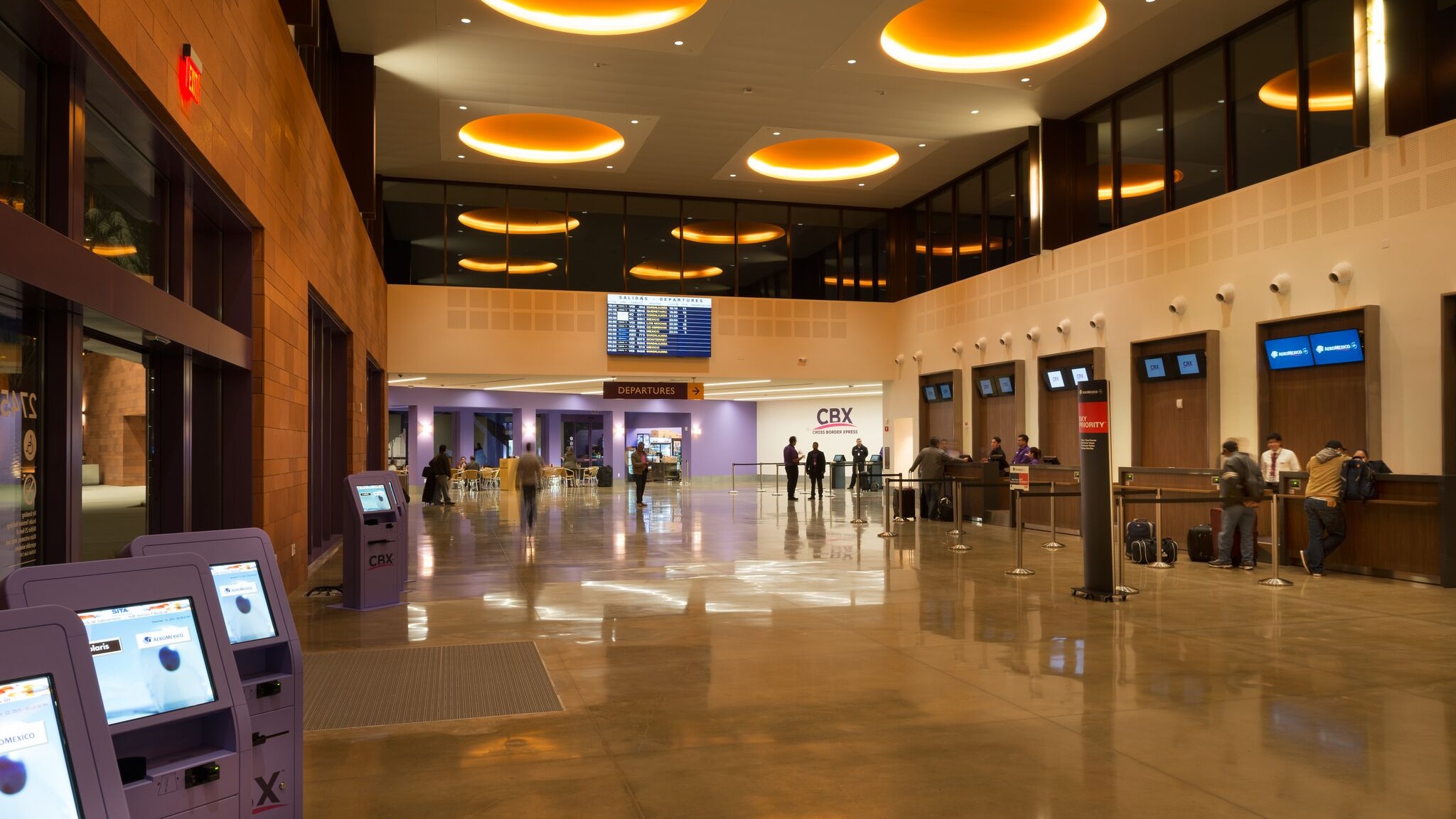 ¿Quieres cruzar de Tijuana a San Diego por el CBX? Te decimos qué hacer