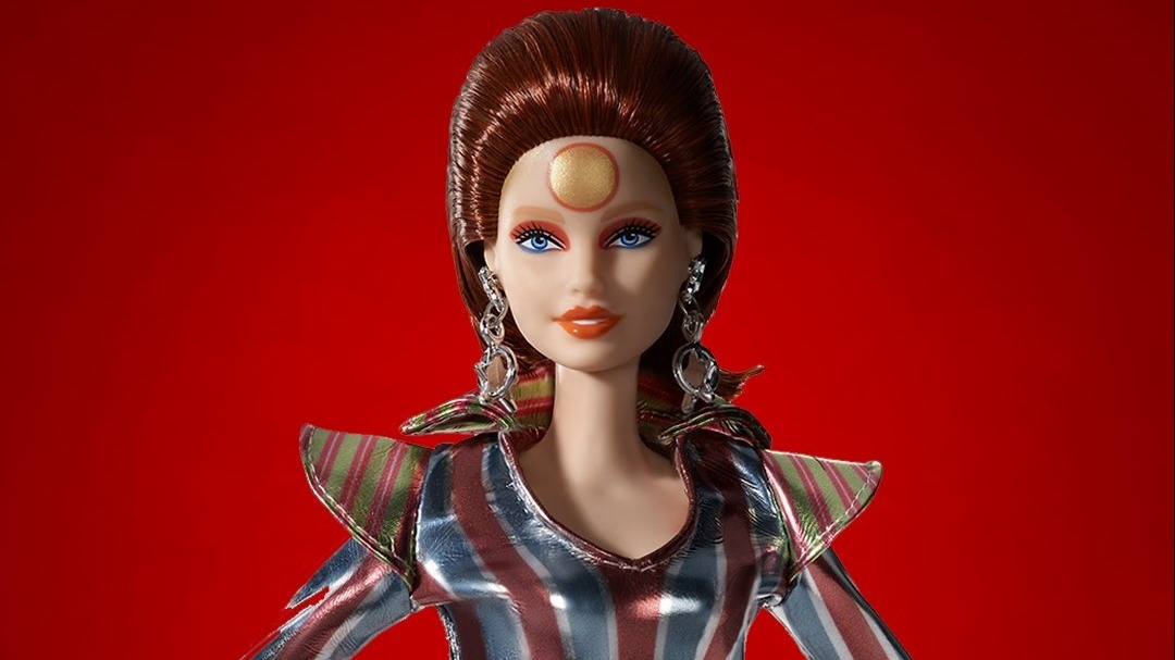 'Ziggy played guitar...': Barbie rinde homenaje a David Bowie