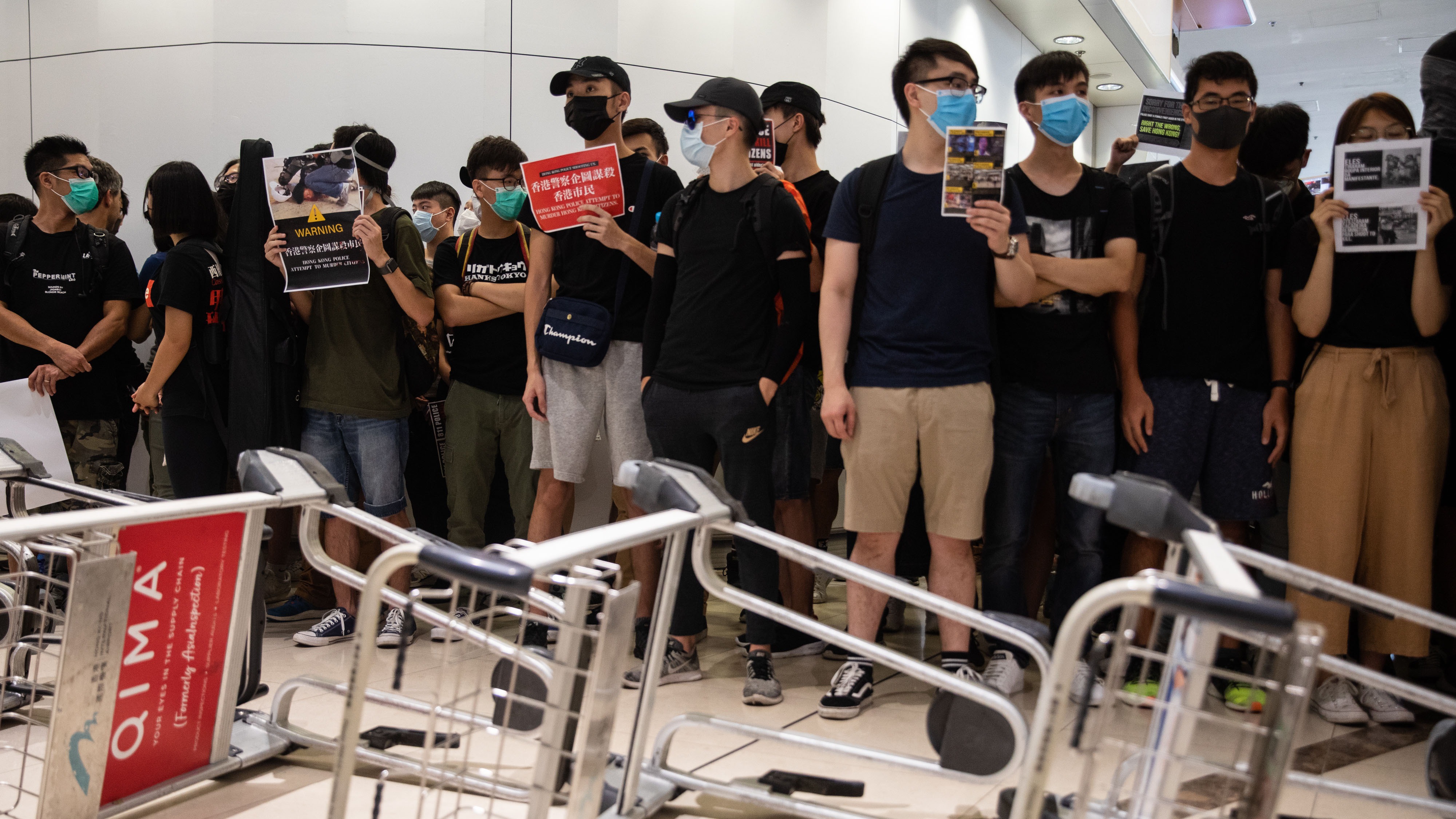 China equipara a manifestantes de Hong Kong con 'terroristas'