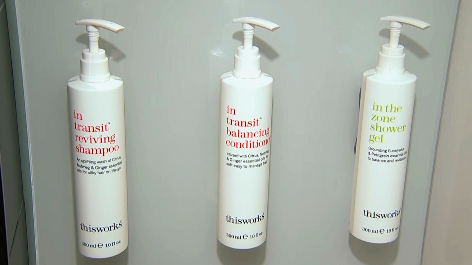 Botellas con las que planea Marriott sustituir los envases de plástico.