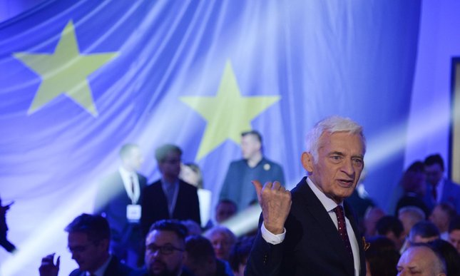 Buzek: Nie można straszyć euro