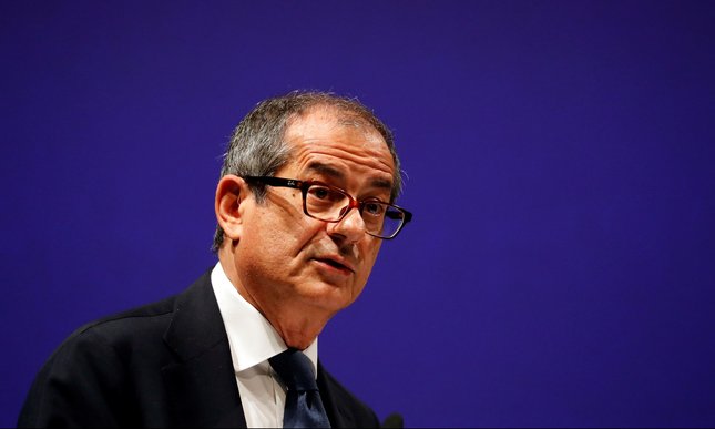 Minister finansów Włoch wyklucza nowe obligacje i broni euro