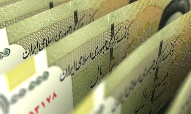 Iran wprowadza nową walutę wobec osłabienia riala wskutek sankcji USA
