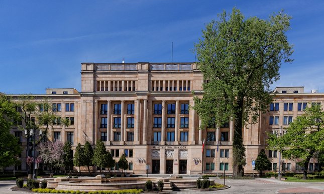 Ministerstwo Finansów wyemitowało obligacje za 458 mln zł. Za abonament