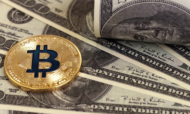 Przecena bitcoina, kryptowaluta najtańsza od dwóch tygodni