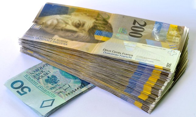 „Franki” wracają. Kurs euro mocno w górę. Dolar po 4 zł