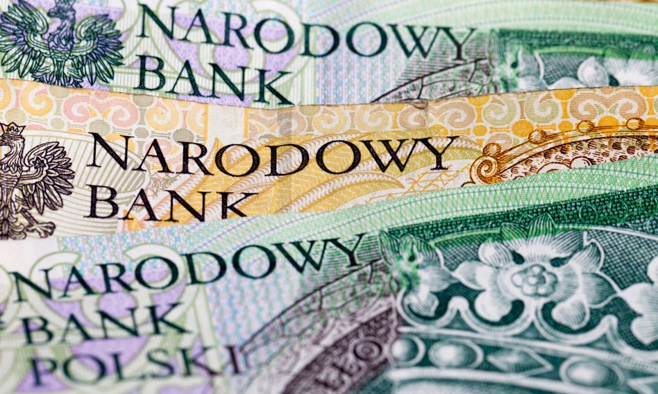 Kurs euro rośnie. Złoty słabnie, czekając na RPP