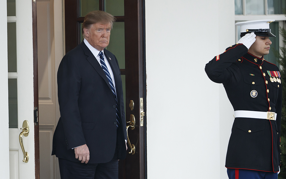 Trump veta resolução do Congresso que exigia fim do envolvimento militar no Iémen – O Jornal Económico