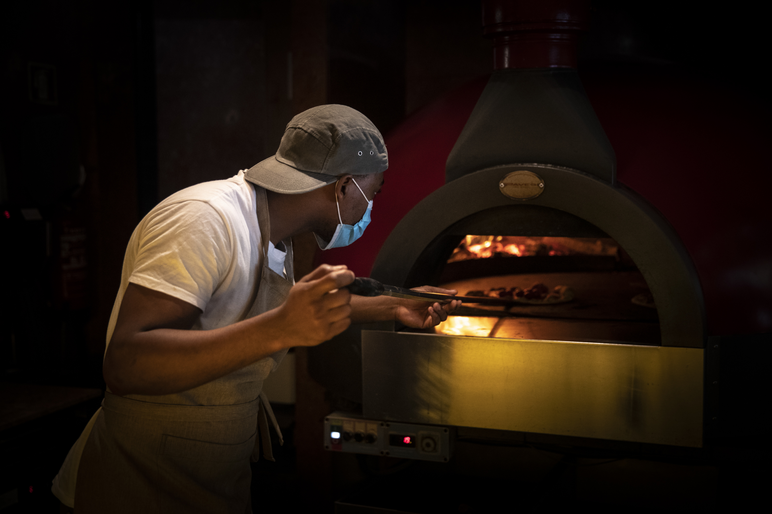 Excesso de procura bloqueia plataforma de candidaturas a apoios do Estado à restauração, ao comércio e à cultura – Observador