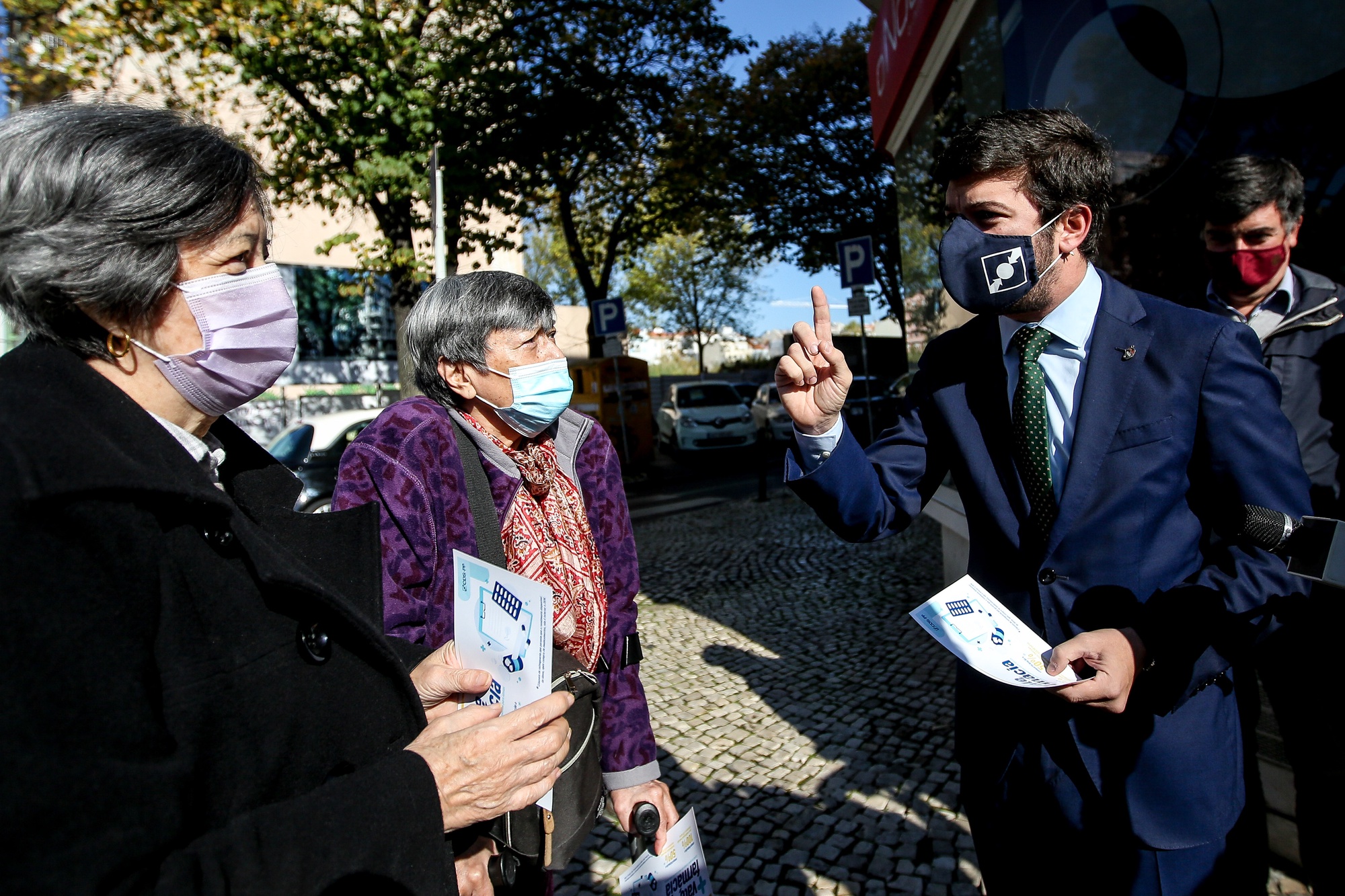 Líder do CDS apela à aprovação do ‘vale farmácia’ para colmatar “deficiência” nos apoios – Observador