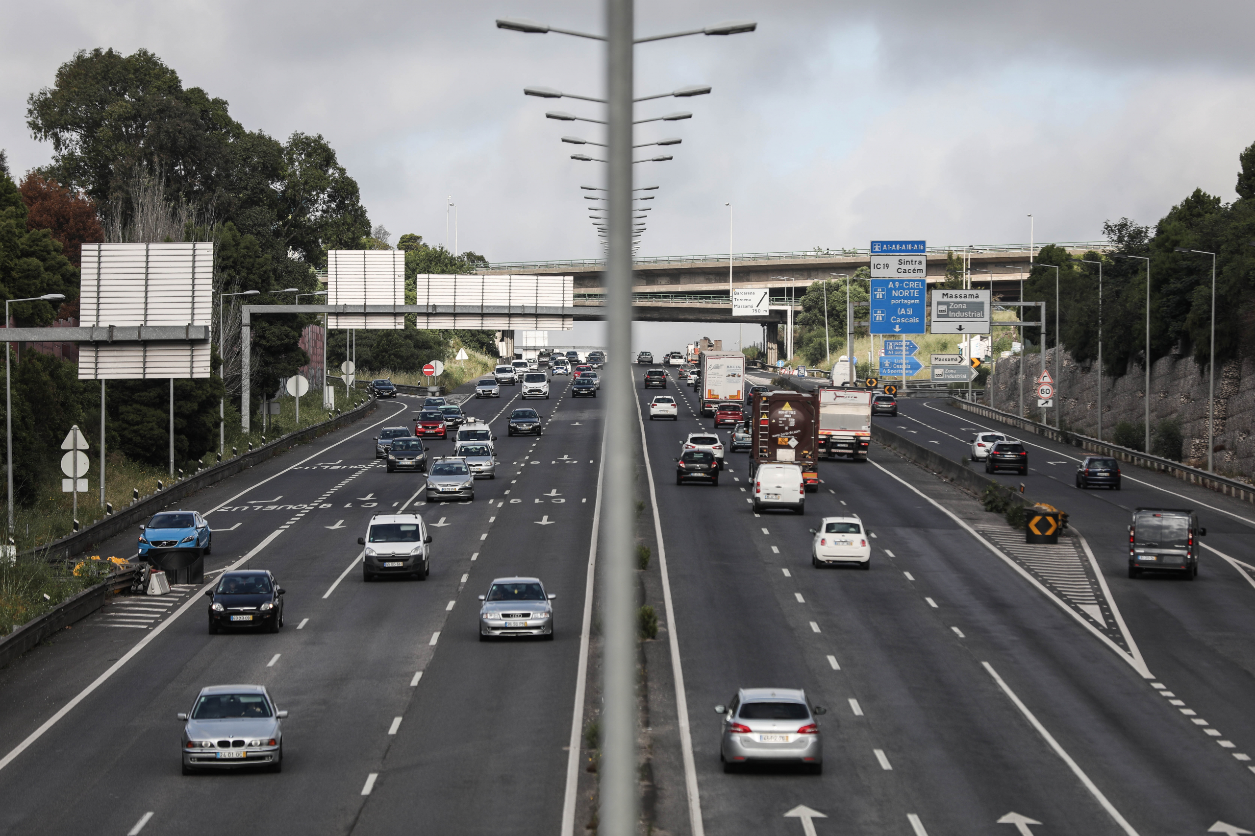 Atuais políticas não garantem metas de descarbonização, alerta estudo – Observador