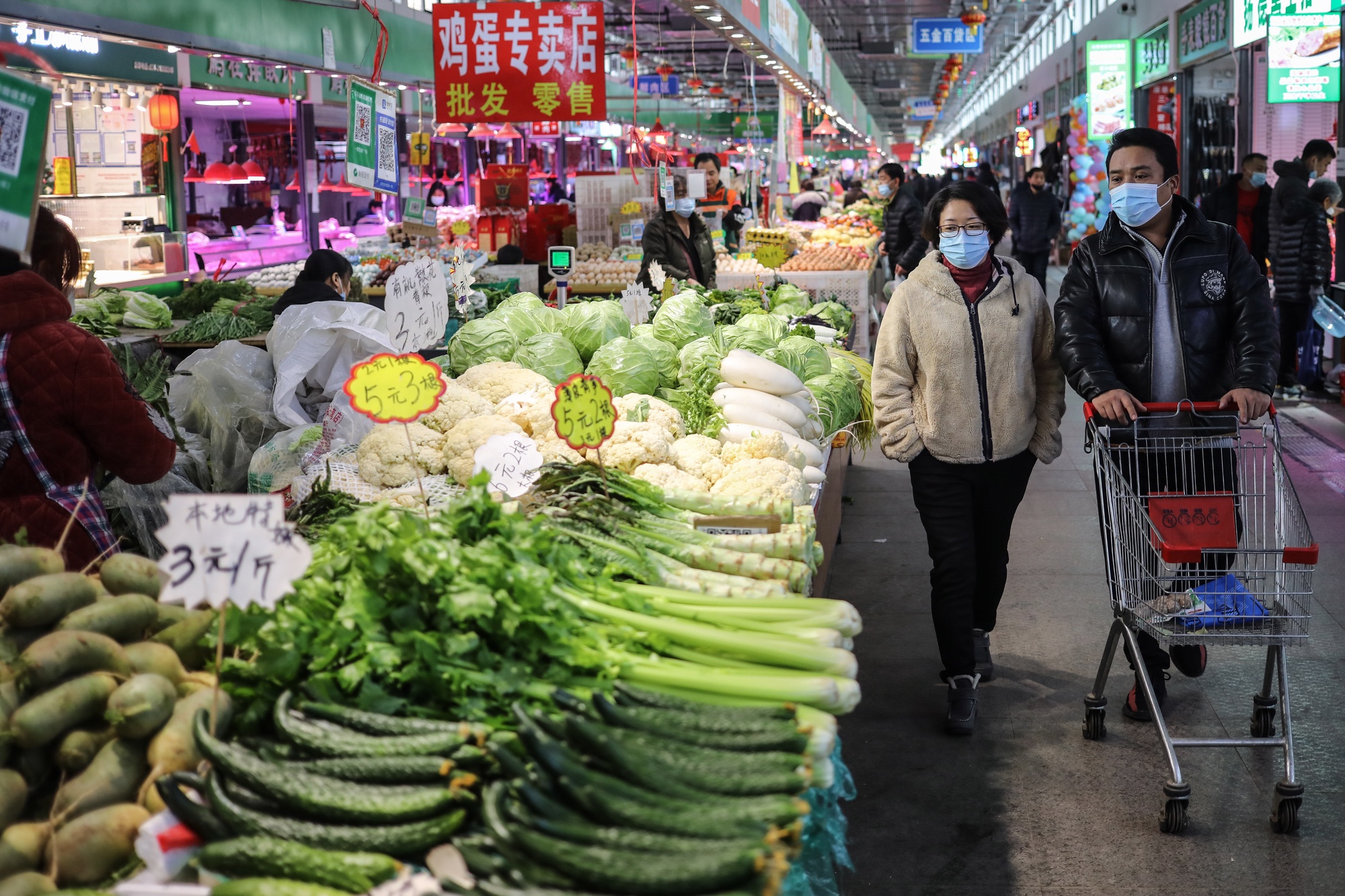 Preços ao consumidor da China caíram em novembro pela primeira vez desde 2009 – Observador