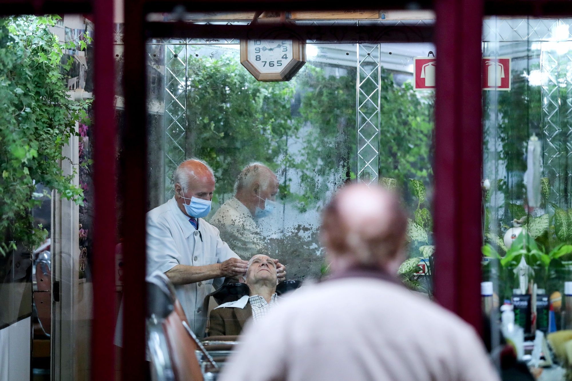 Covid-19. Setor da beleza quer confinamento geral para reabrir o quanto antes – Observador