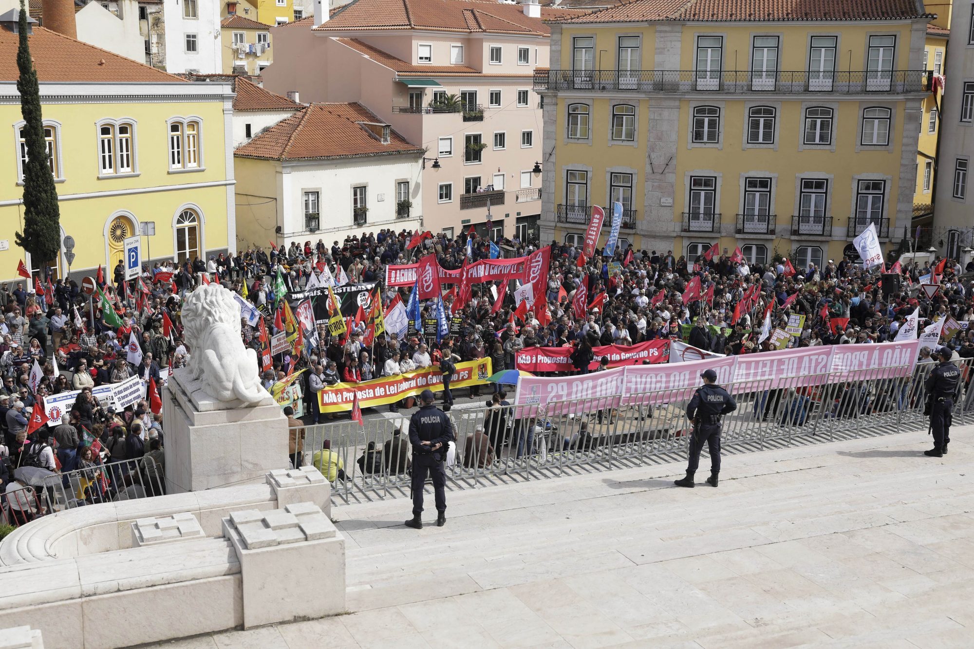 Função pública. Afinal, quem recebe aumentos este ano? E há alguma compensação para os que ficam de fora? – Observador