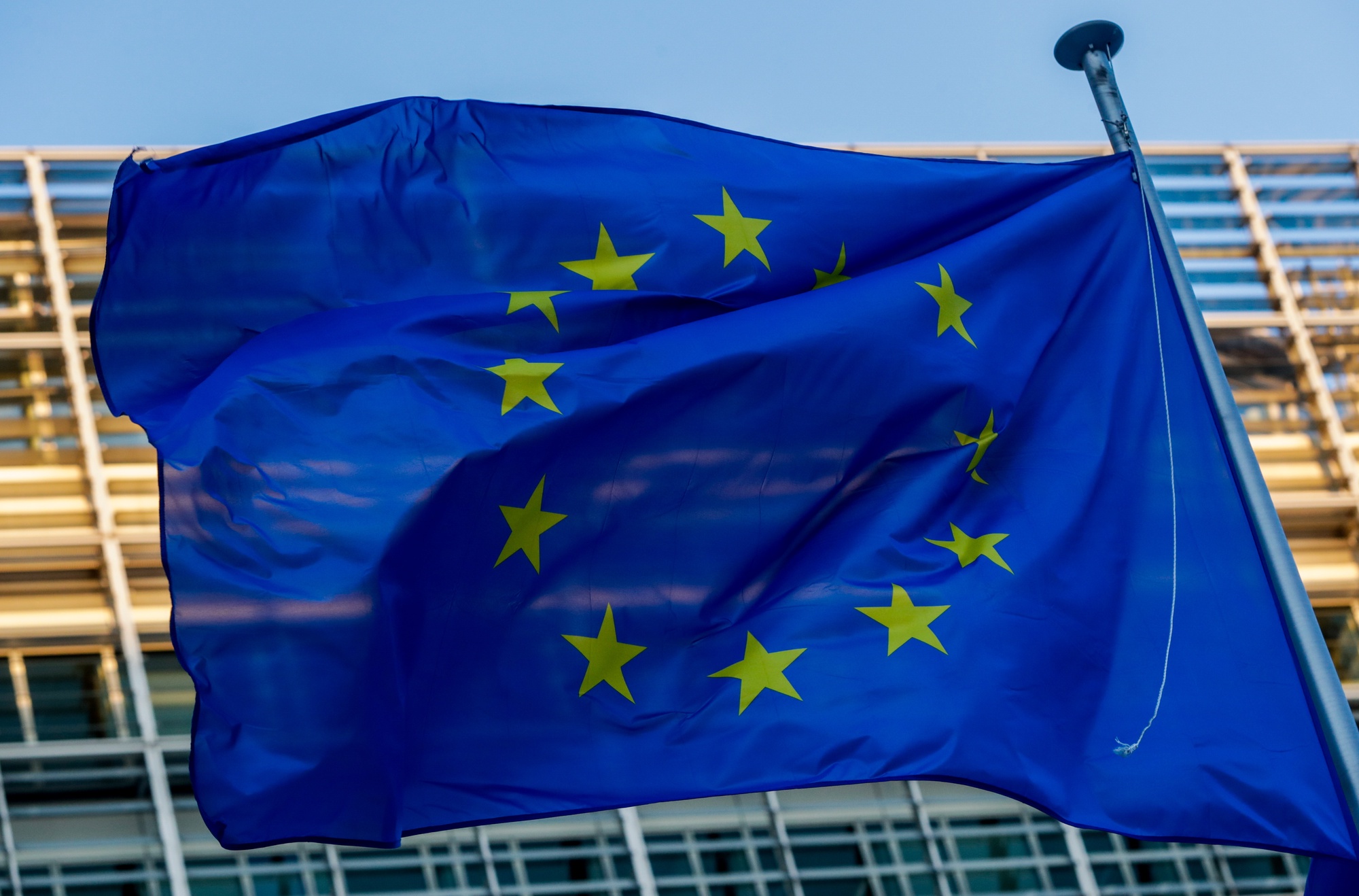 Bruxelas atualiza esta quinta-feira previsões macroeconómicas com pandemia a atrasar recuperação – Observador